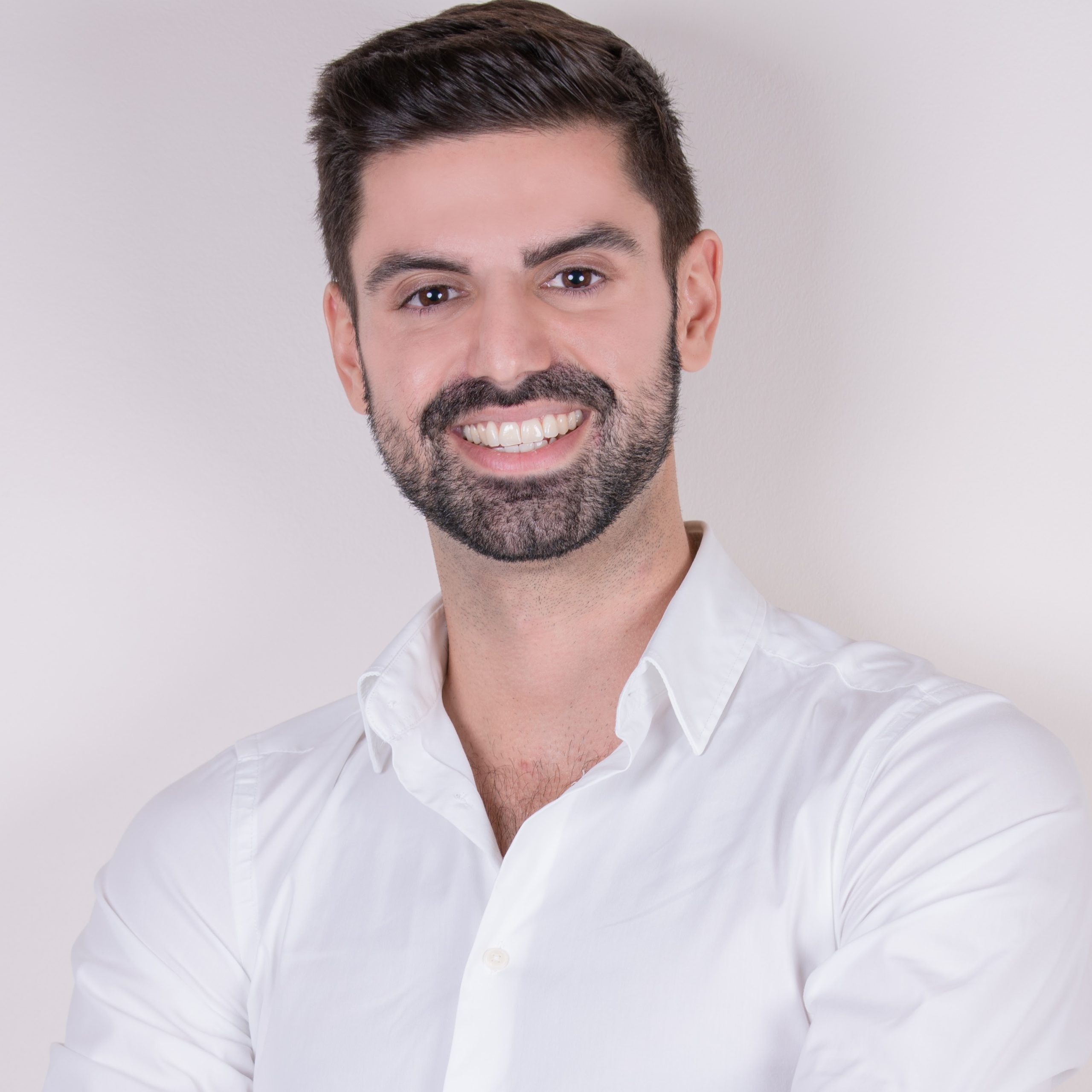 Dr. Elliott Roy-Highley